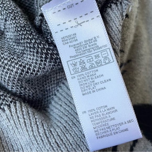 Forever 21 Reindeer Crop Cardigan Sweater Small S/P Deer Gray Black - Picture 11 of 12